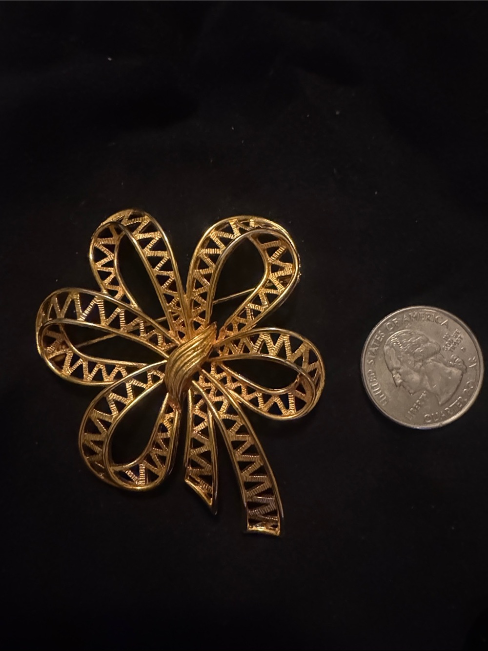 Vintage Gold-Tone Floral Loop Brooch - Women's Jewelry